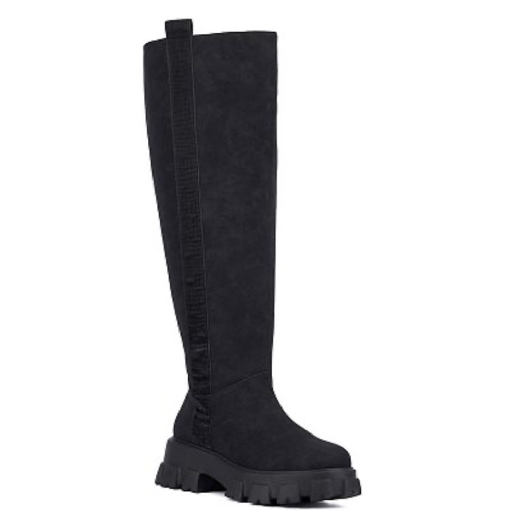 Women's Black Knee-High Chunky Sole Boots